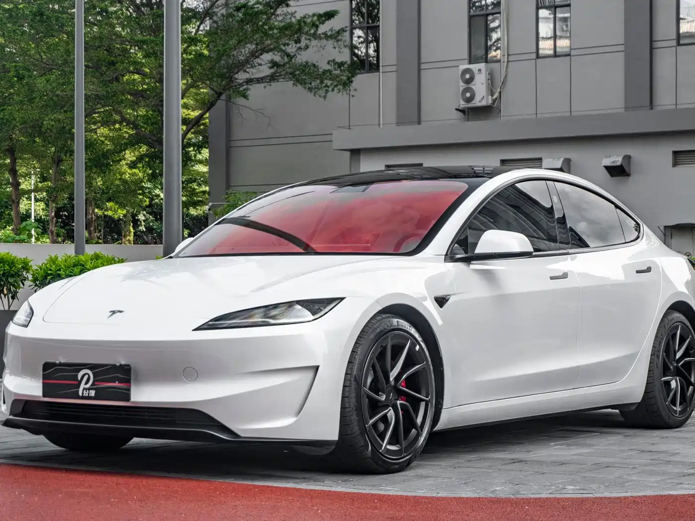 Tesla Model 3 2024