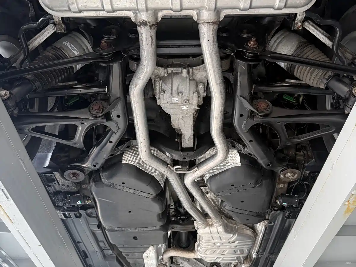 Volkswagen Touareg 2011 3.0TSI Premium фото 23