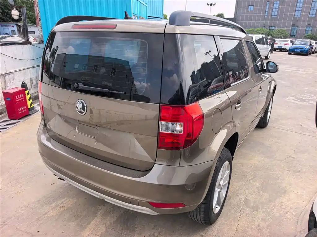 Škoda Yeti 2017 TSI280 DSG Advance фото 6
