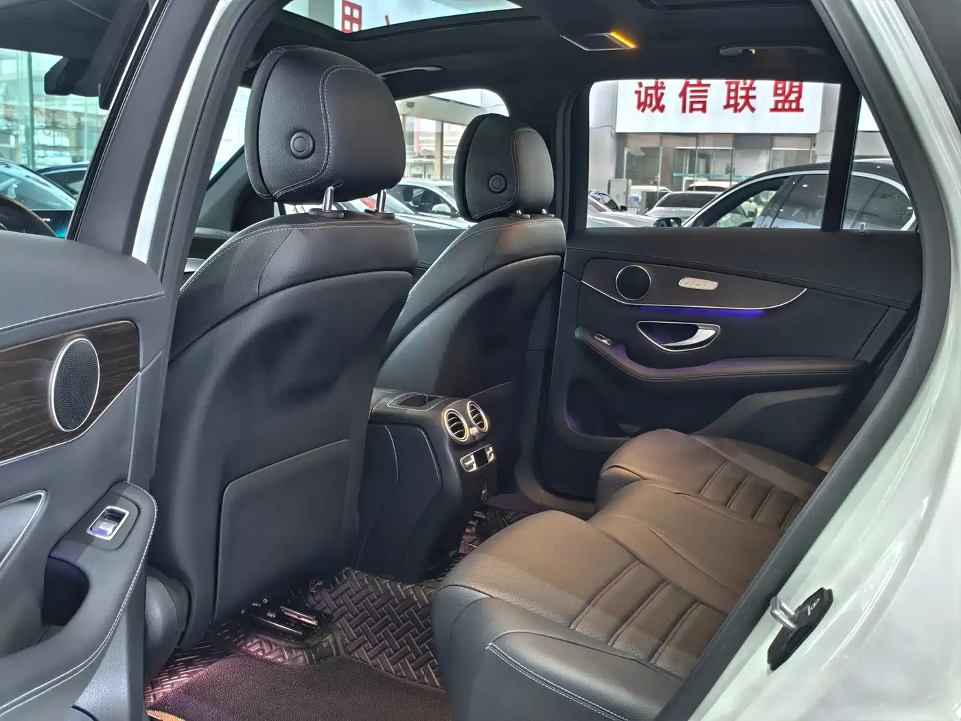 Mercedes-Benz GLC 2021 GLC 260 L 4MATIC Luxury фото 9