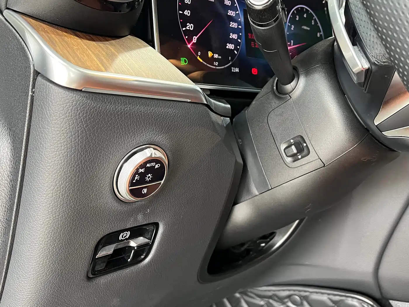 Mercedes-Benz GLC 2024 GLC 300 L 4MATIC Dynamic 5-seater фото 19