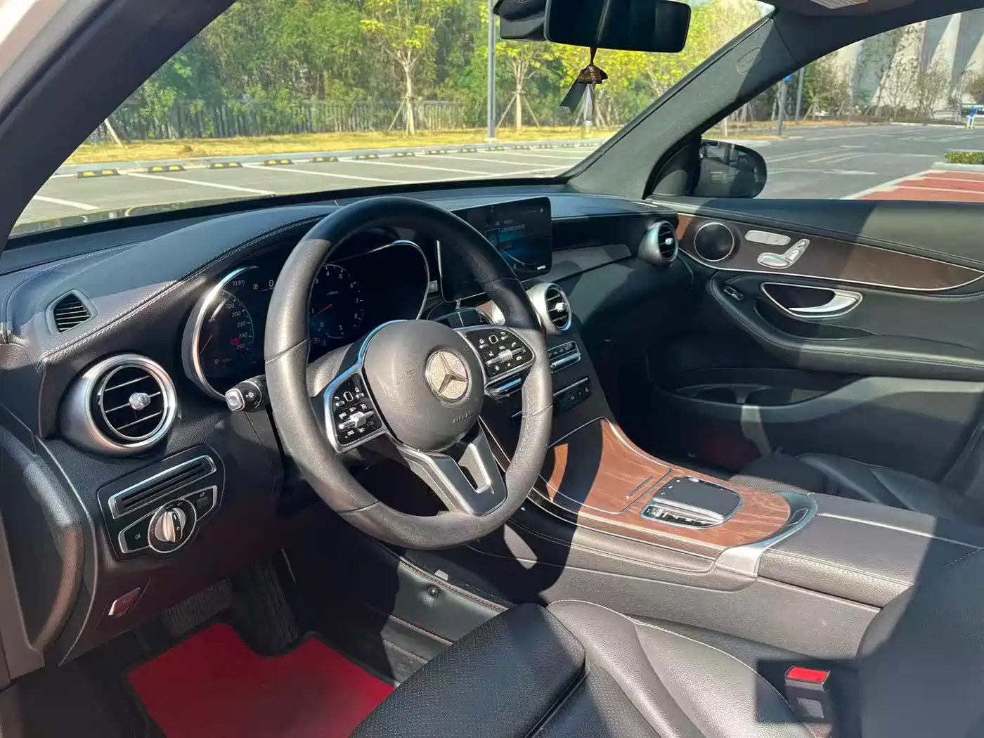 Mercedes-Benz GLC 2020 Facelift GLC 260 L 4MATIC Luxury фото 4