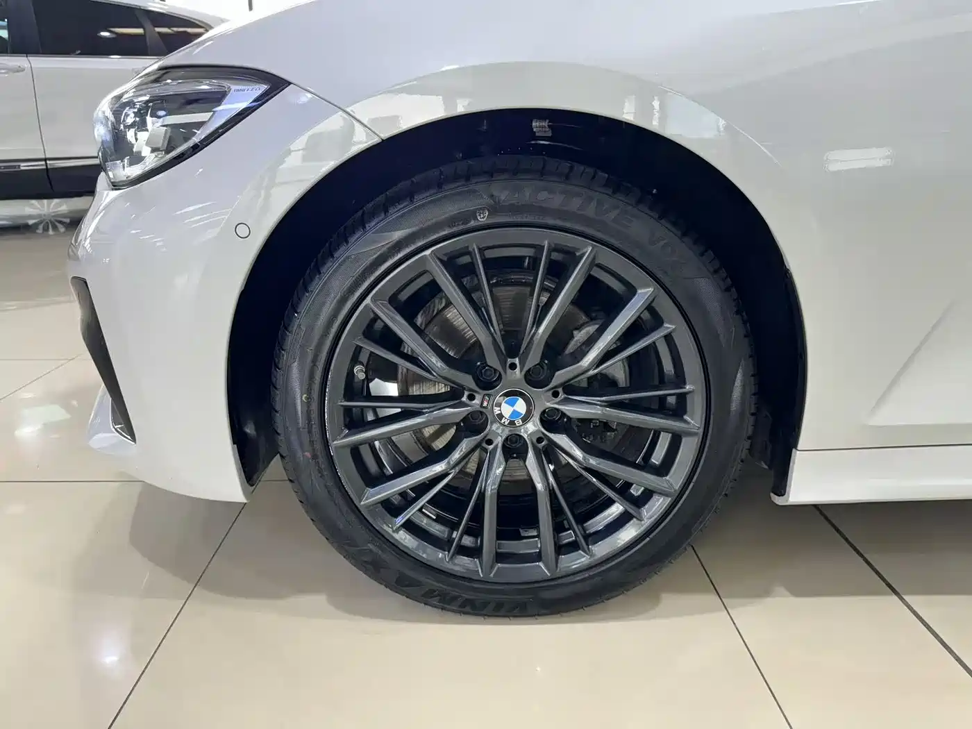 BMW 3 Series 2021 Facelift 325Li M Sport Shadow Edition фото 15