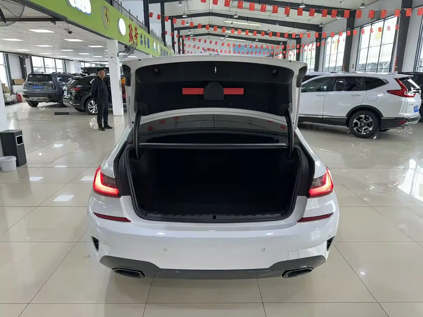 BMW 3 Series 2021 Facelift 325Li M Sport Shadow Edition фото 18