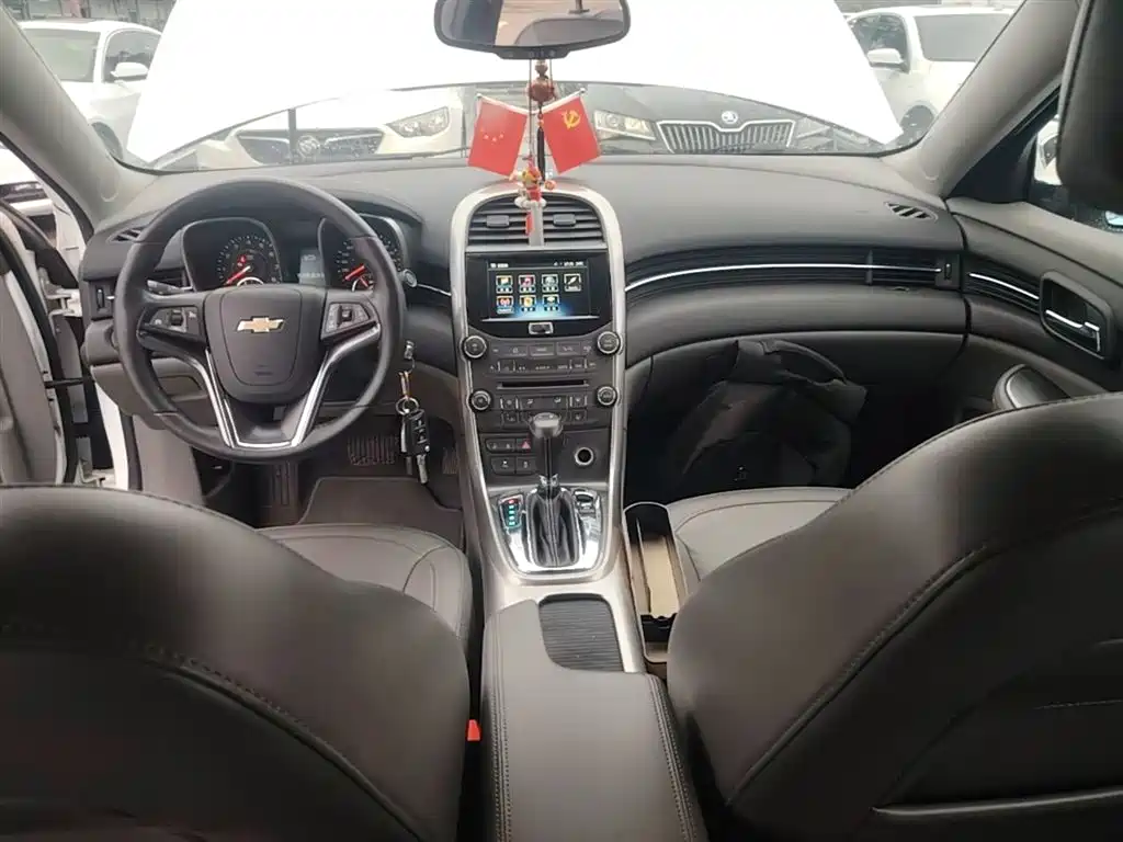 Chevrolet Malibu 2014 2.0L Automatic Luxury фото 10