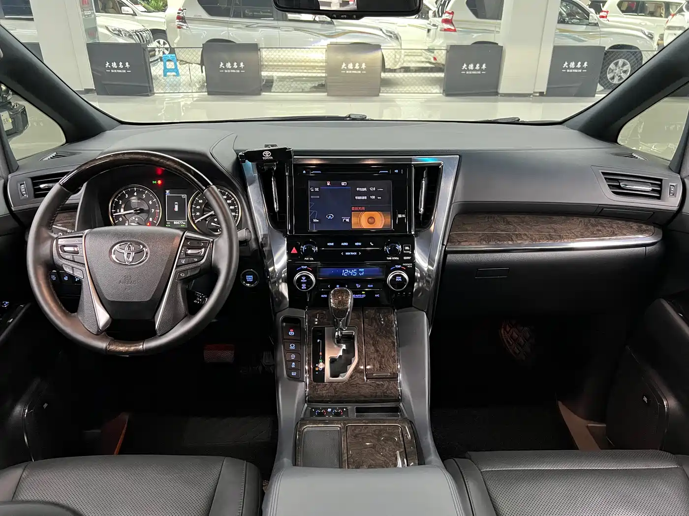 Toyota Alphard 2018 Facelift 3.5L Premium Edition фото 16