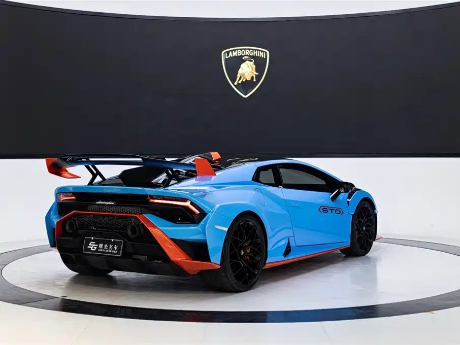LAMBORGHINI HURACÁN