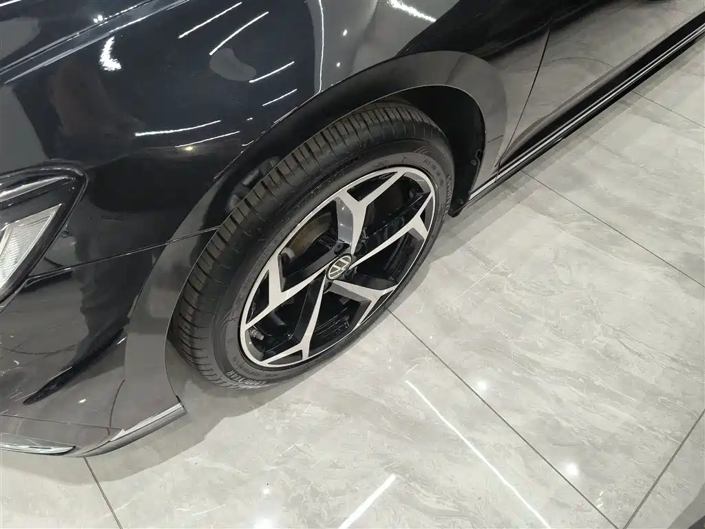 Volkswagen Magotan 2023 Model 2 Million Commemorative Edition 330TSI DSG Luxury фото 25