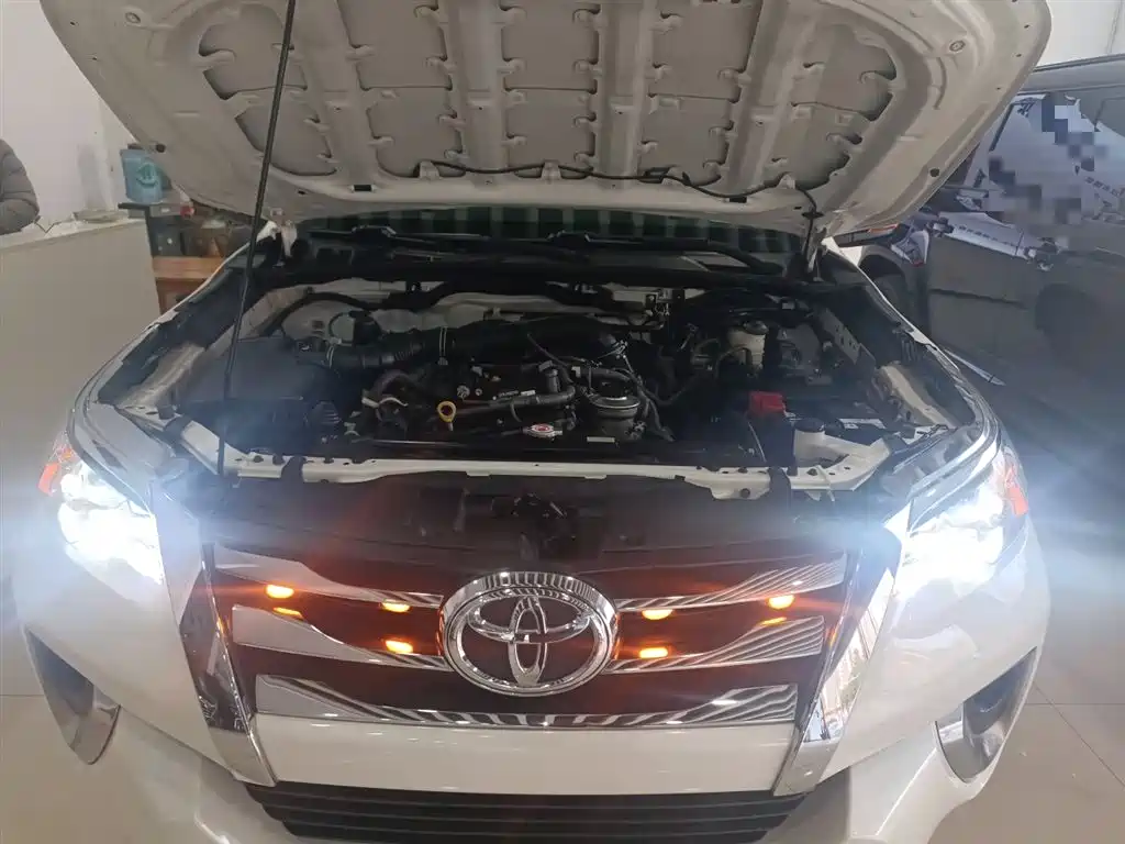Toyota Fortuner 2016 2.7L Middle East Edition фото 20