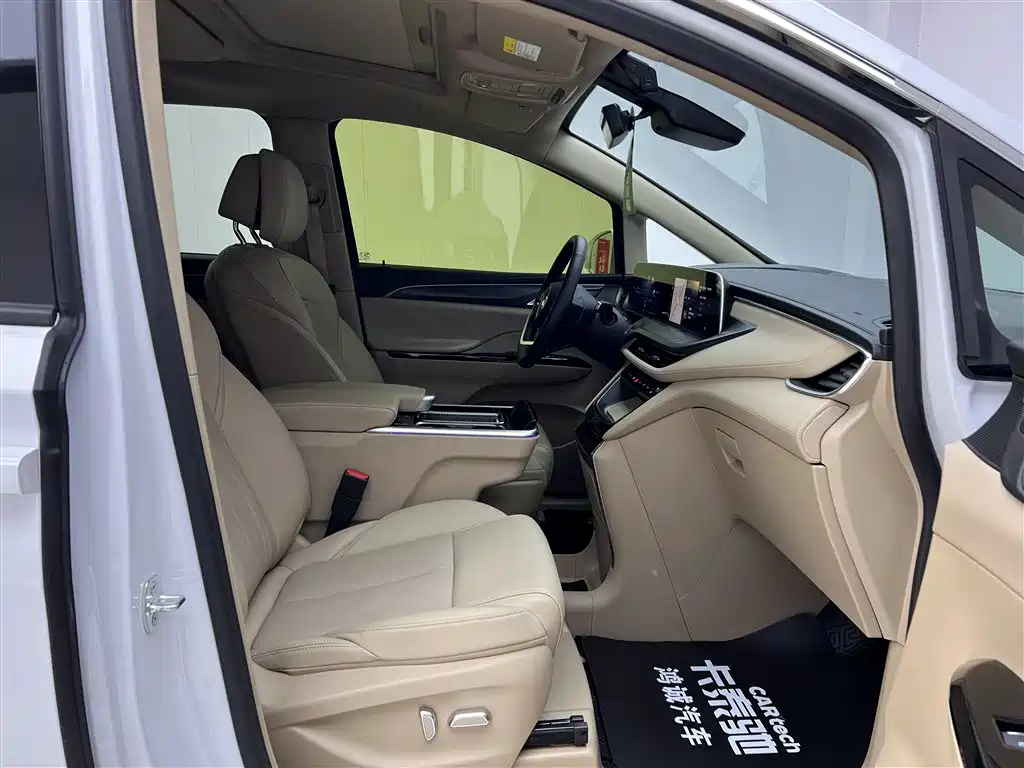 BUICK GL8 NEW ENERGY