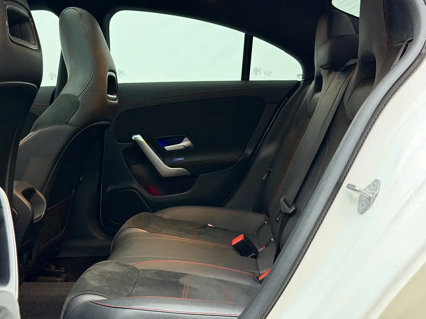 Mercedes-Benz CLA (Import) 2021 CLA 200 фото 8