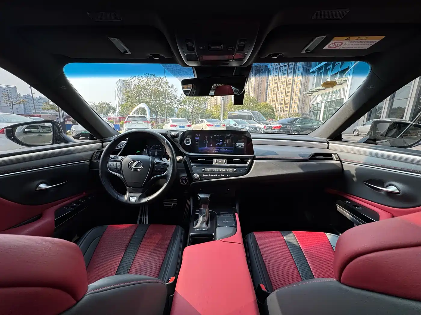 Lexus ES 2021 300h F SPORT фото 8
