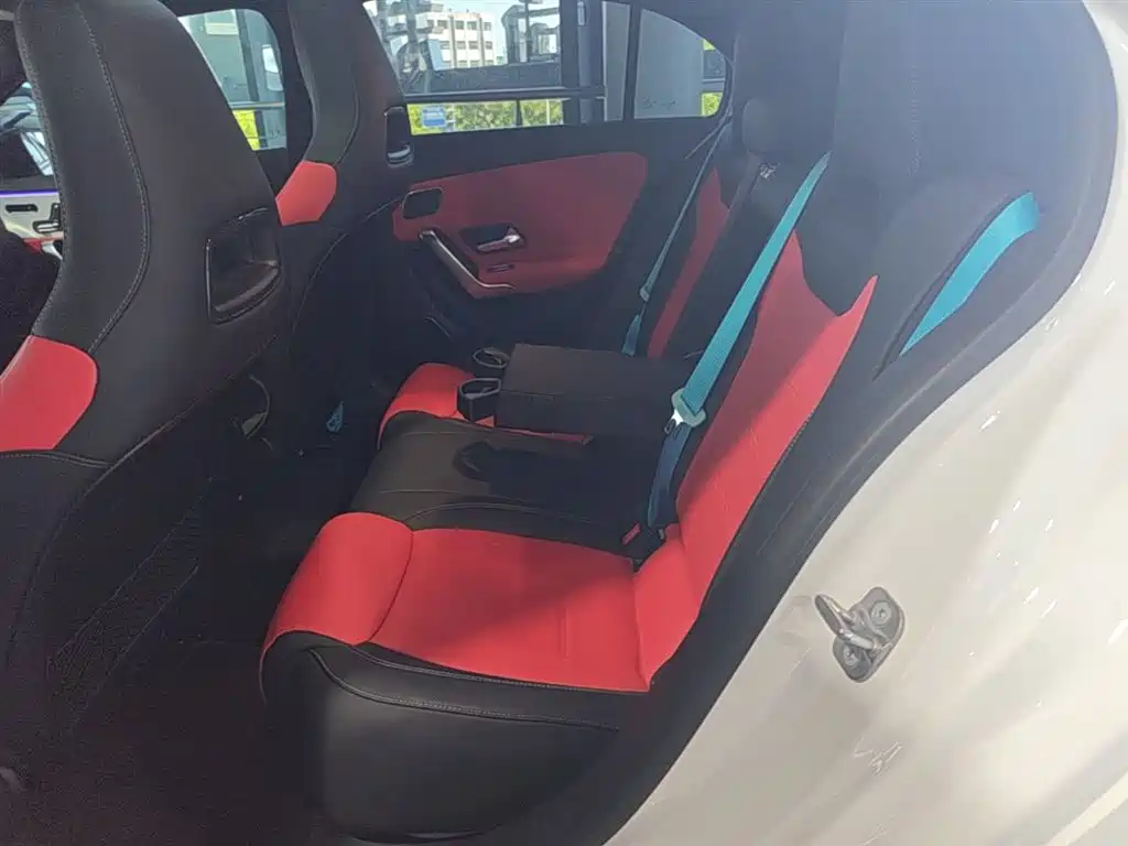 Mercedes-Benz A-Class AMG (Import) 2024 AMG A 35 4MATIC фото 24