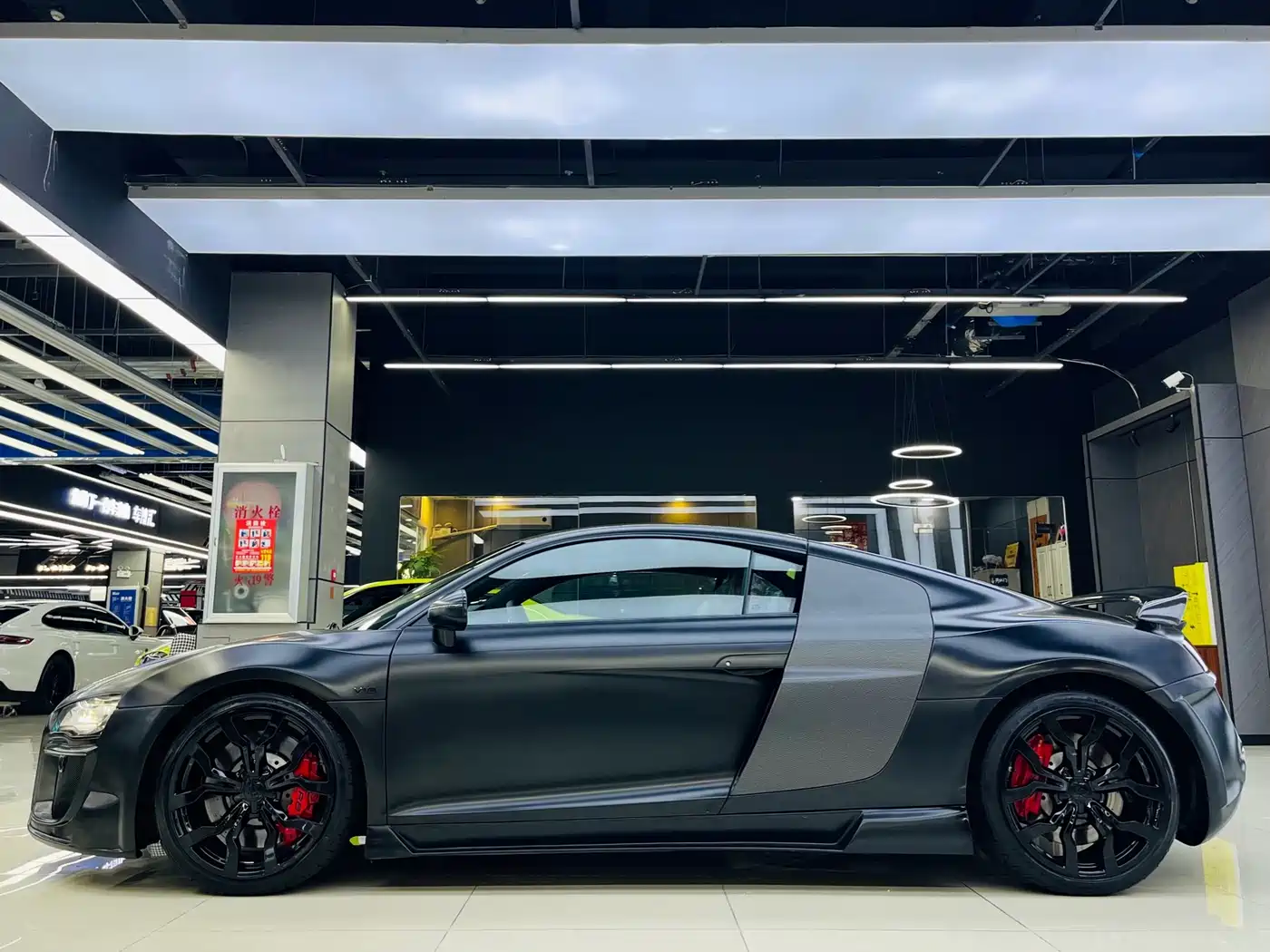 Audi R8 2012 5.2 FSI quattro Limited Edition фото 4