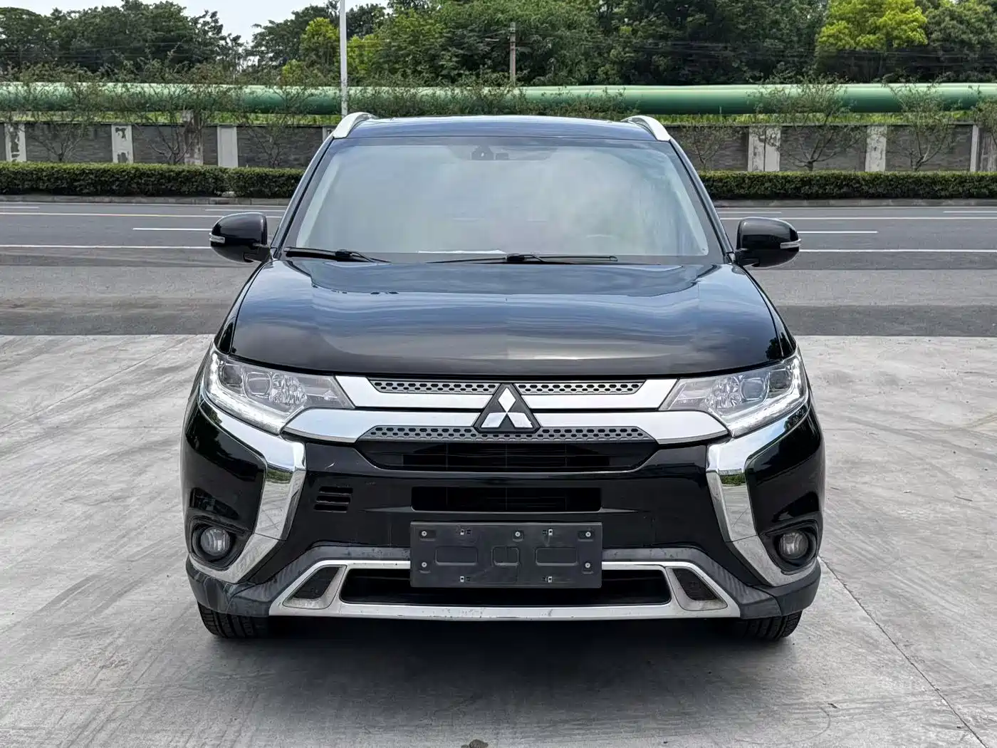 Фото 2 - Mitsubishi Outlander