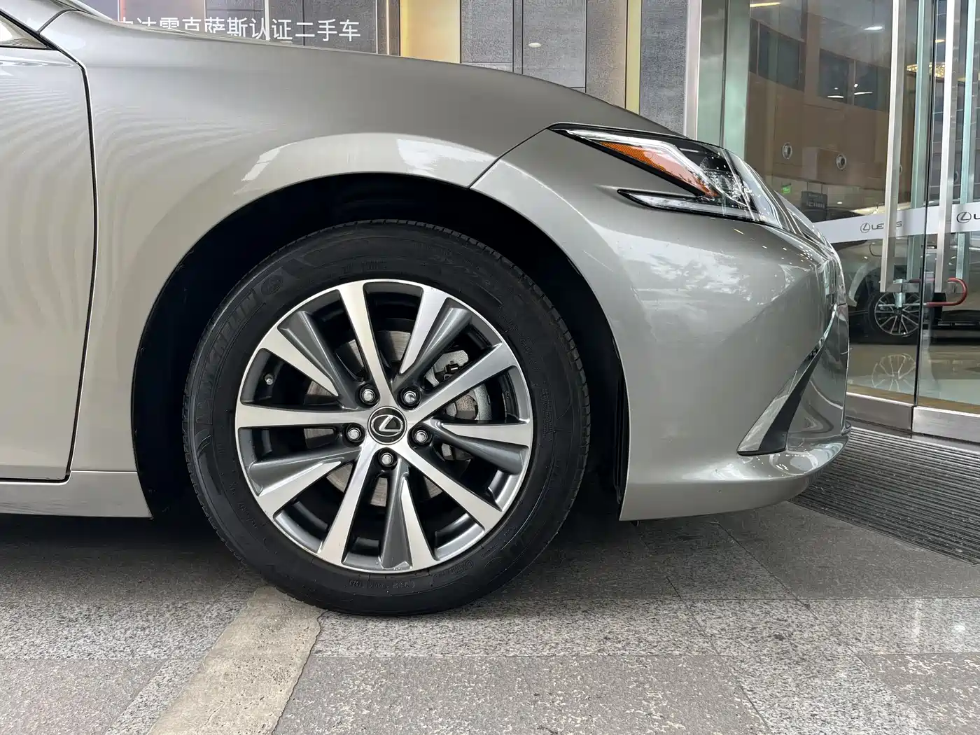 Lexus ES 2020 Model 300h Excellence Edition фото 7