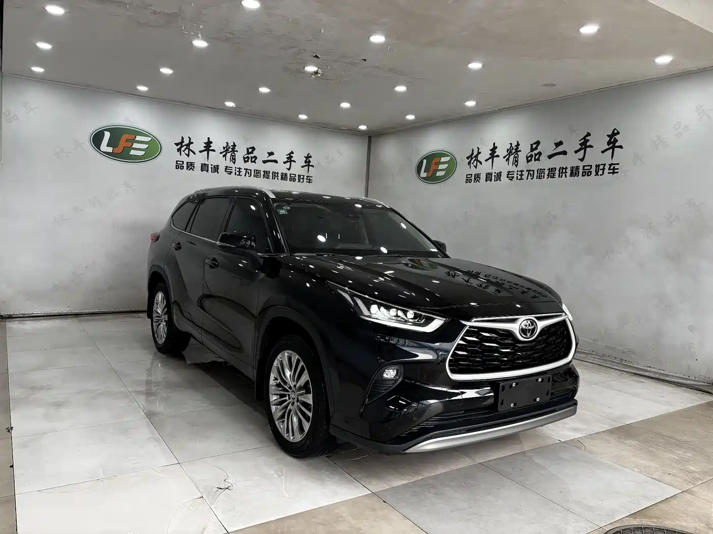 Toyota Highlander 2024 380T AWD Premium 7-Seater фото 3