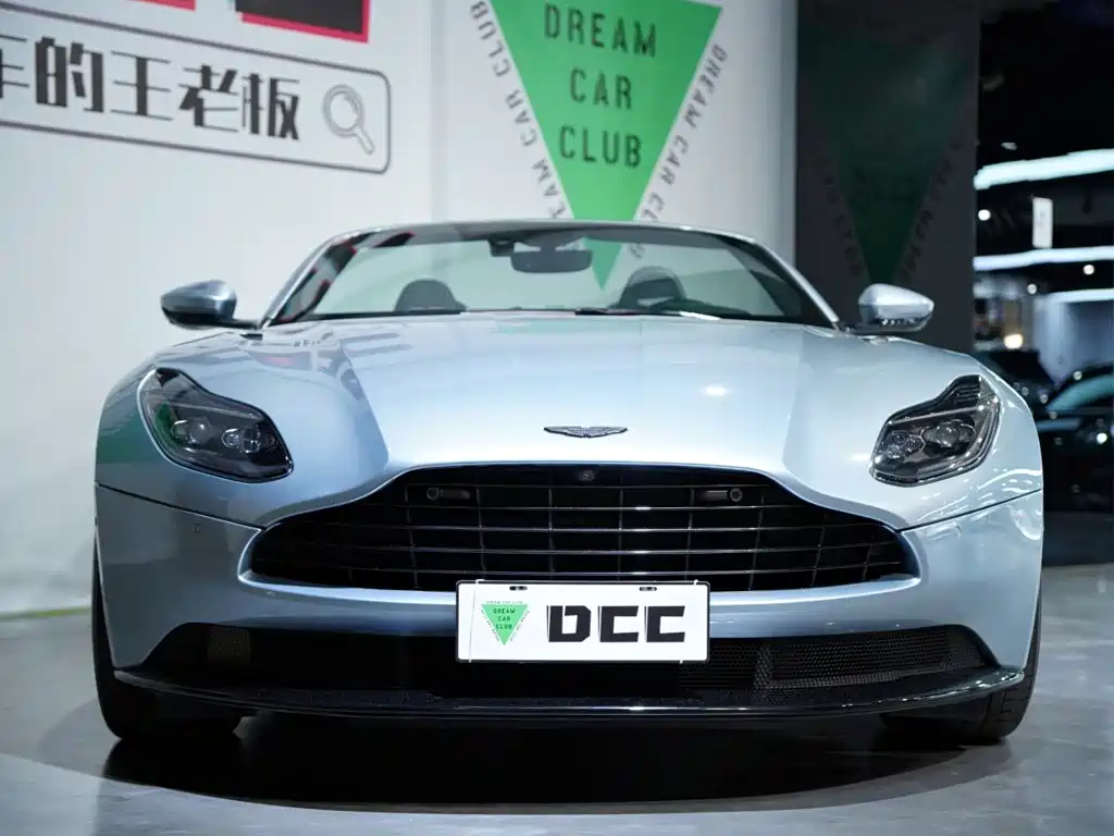 Фото 44 - Aston Martin DB11