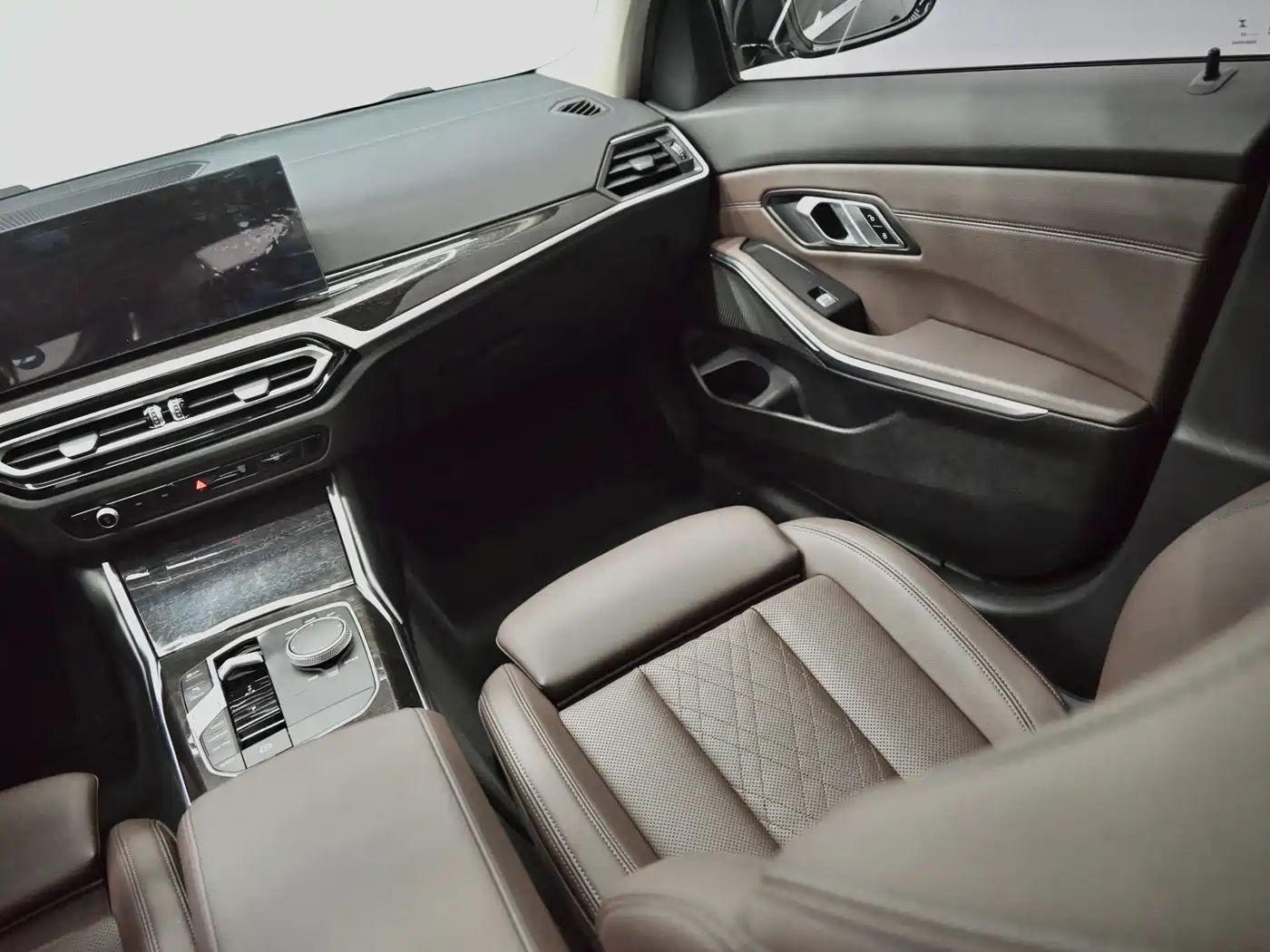 BMW 3 Series 2023 325Li M Sport Package фото 10