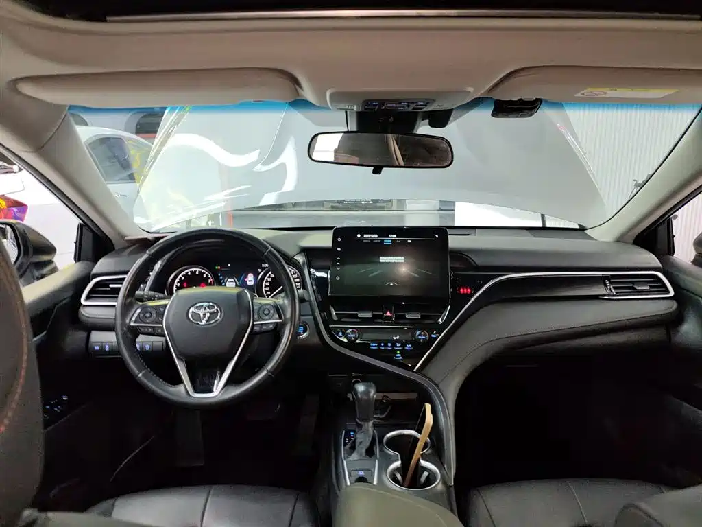 Toyota Camry 2023 2.0G Luxury Edition фото 10