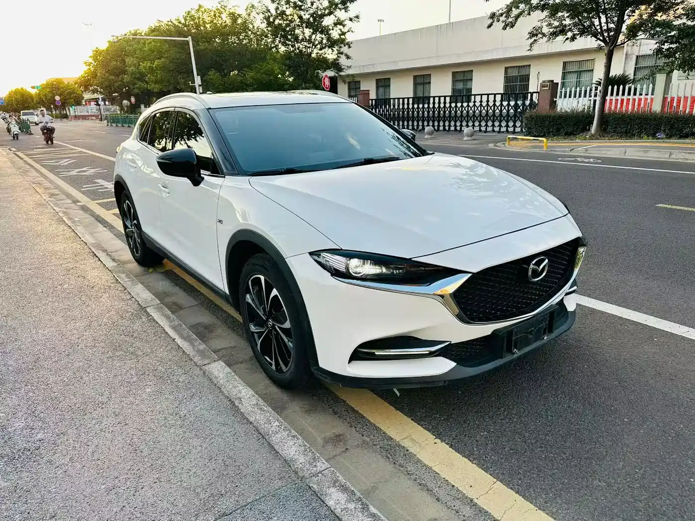 Фото 3 - Mazda CX-4