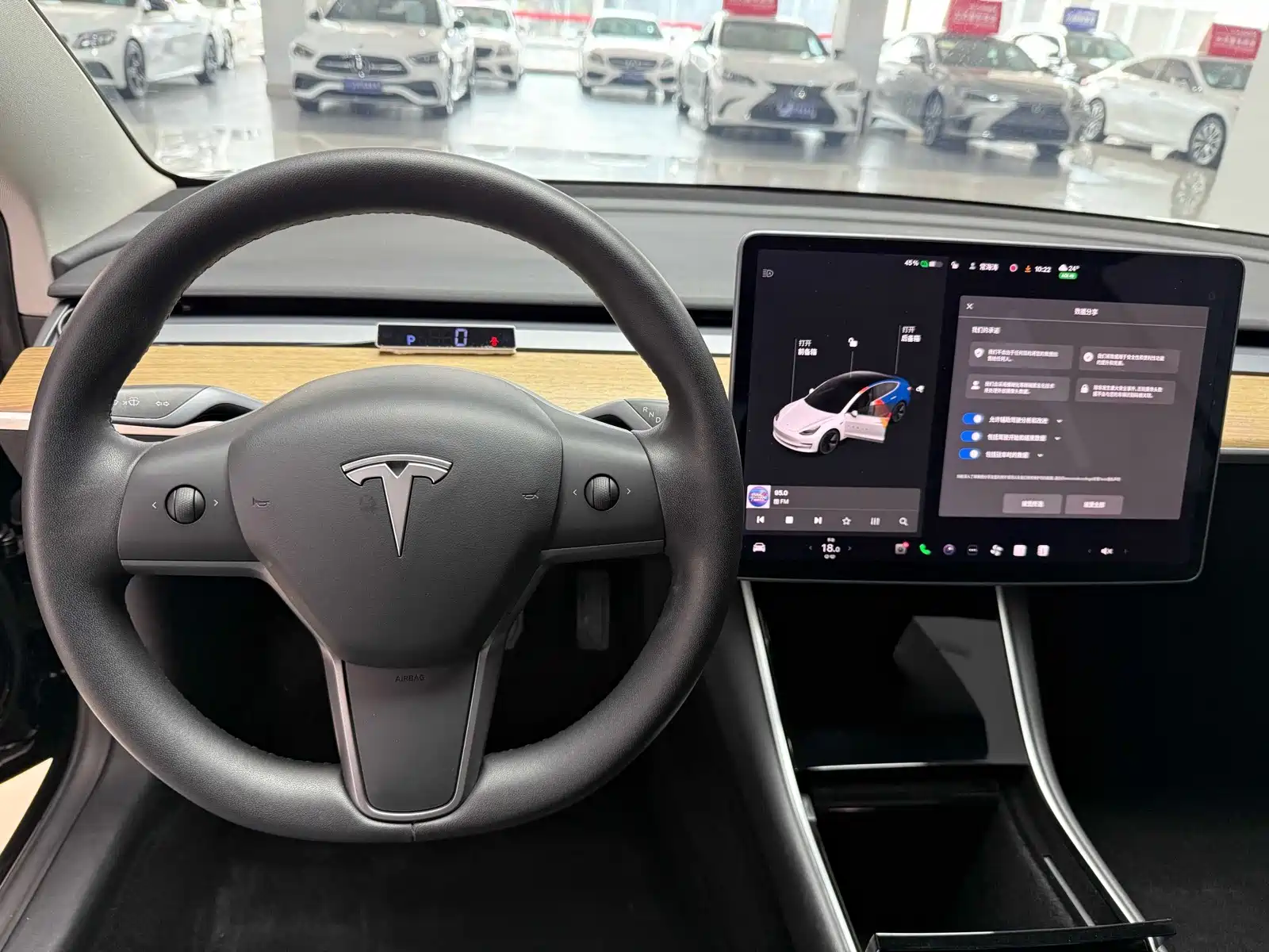 Фото 7 - Tesla Model 3