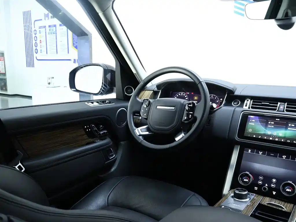 Land Rover Range Rover 2019 3.0 SC V6 Heritage Extended Edition фото 14