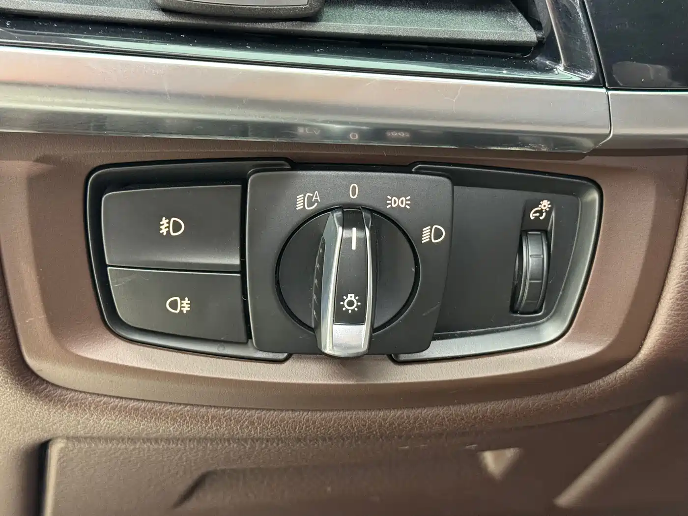 BMW X5 (Import) 2018 xDrive35i Elegant Model фото 22