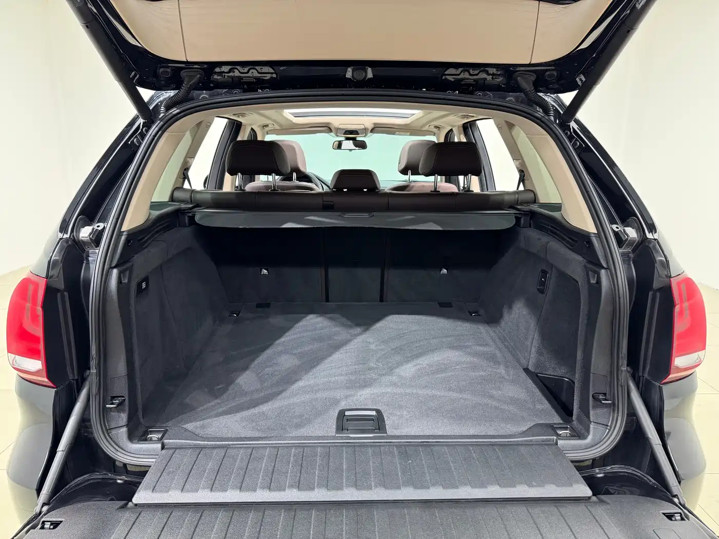BMW X5 (Import) 2018 xDrive35i Elegant Model фото 30