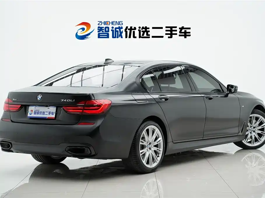 BMW 7 Series 2018 740Li xDrive Luxury M Sport Package Black Flame Edition фото 32