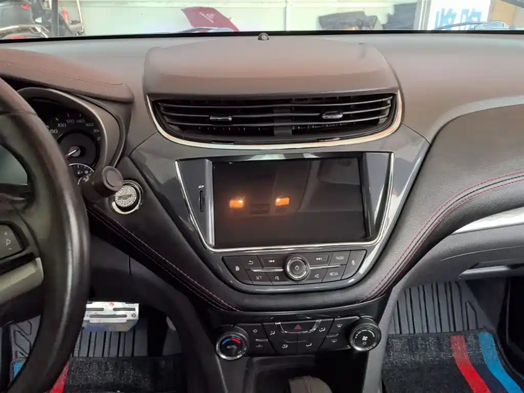 Chevrolet Malibu 2017 1.5T Automatic Luxury Edition фото 13