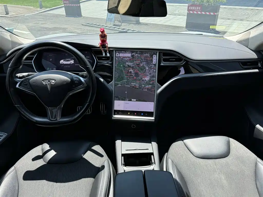 Photo 8 - Tesla Model S