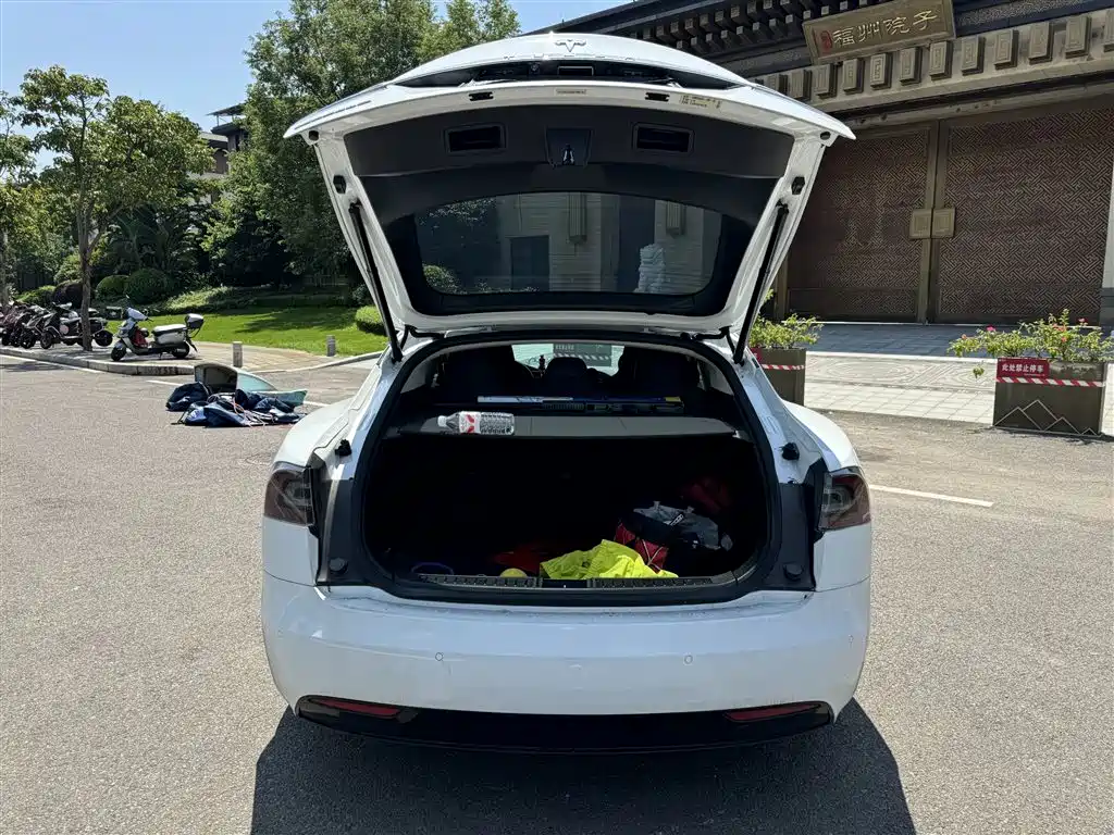 Photo 20 - Tesla Model S