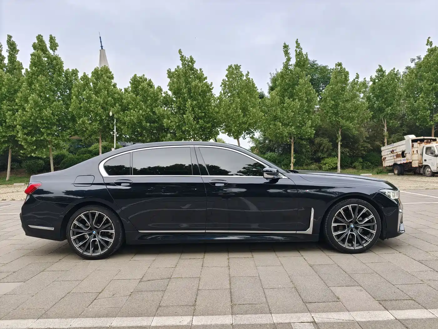 BMW 7 Series 2021 Model 740Li Premium M Sport Package фото 6