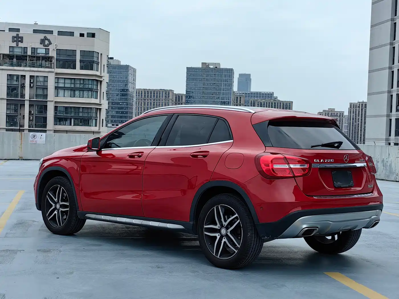Mercedes-Benz GLA 2015 GLA 220 4MATIC Fashion Edition фото 4