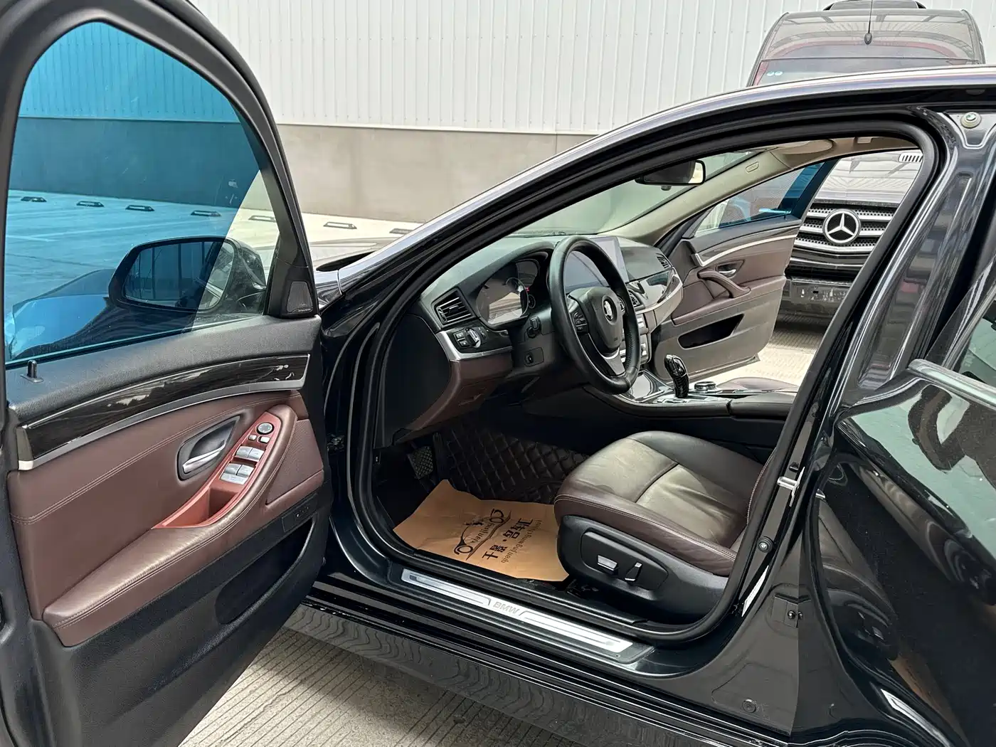 BMW 5 Series 2017 525Li Luxury Design Package фото 9