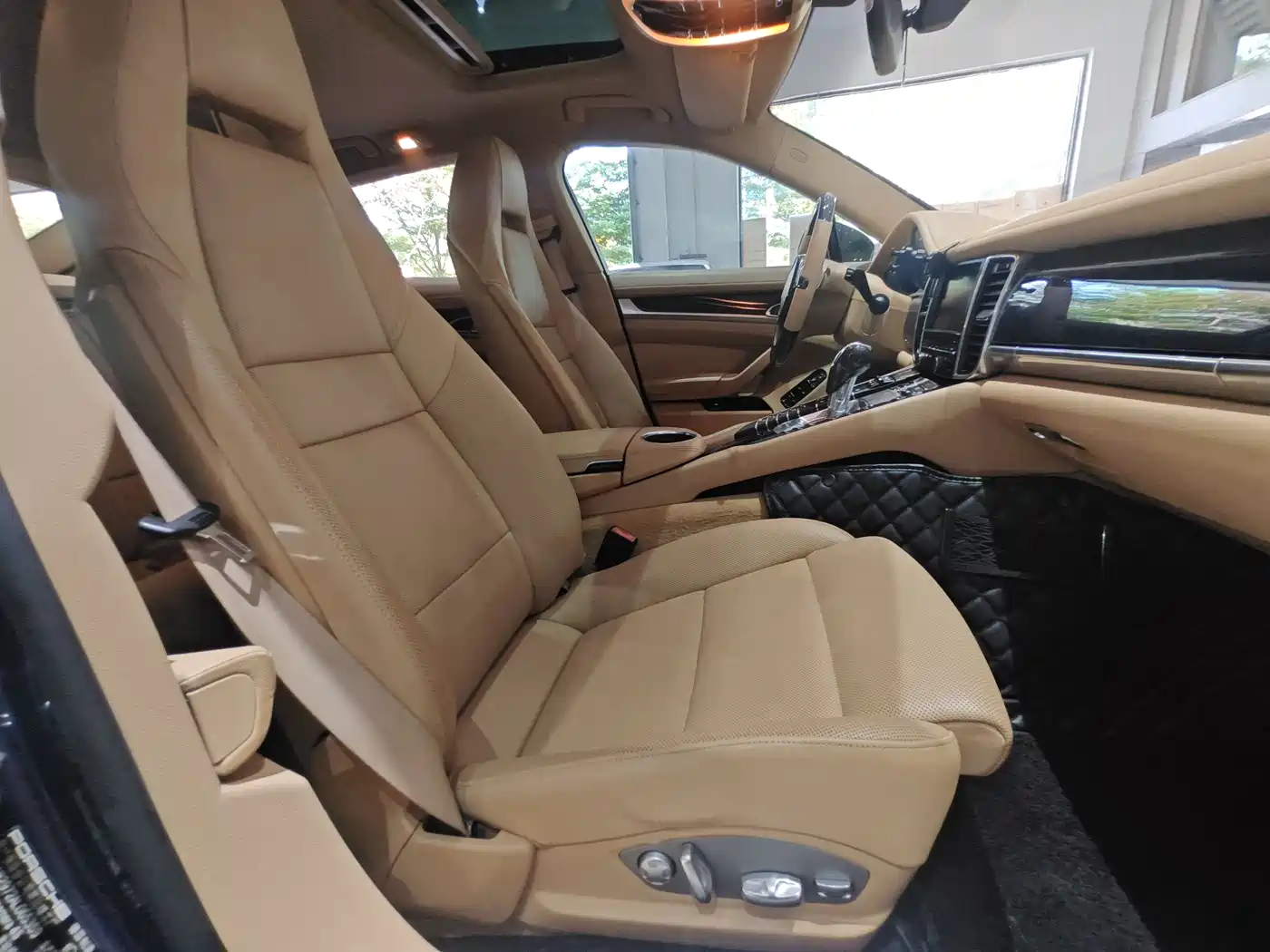 Porsche Panamera 2010 Model Panamera 4S 4.8L фото 10