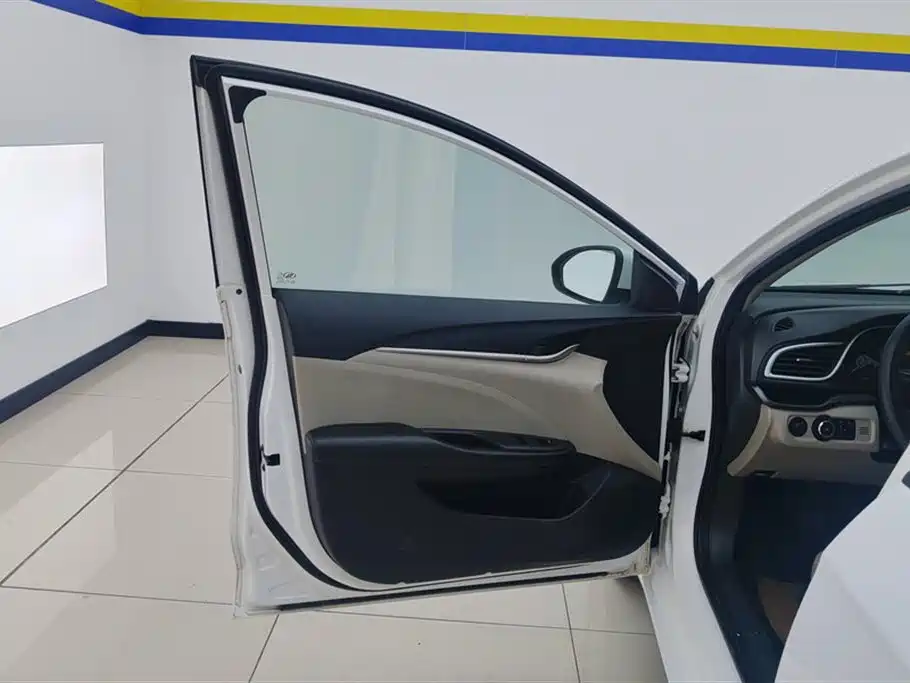 Buick Excelle 2015 15N Manual Elite фото 7