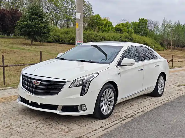 CADILLAC XTS