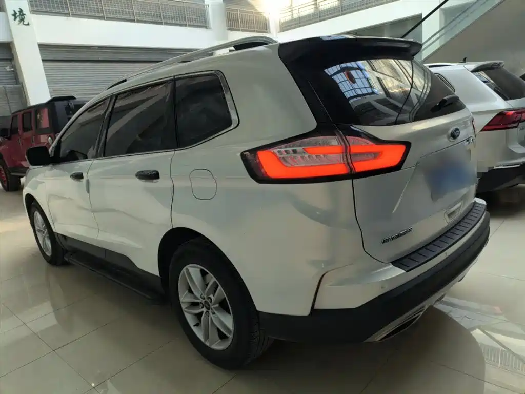 Фото 5 - Ford Edge