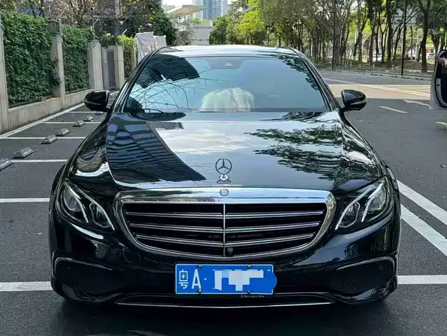 MERCEDES-BENZ E CLASS