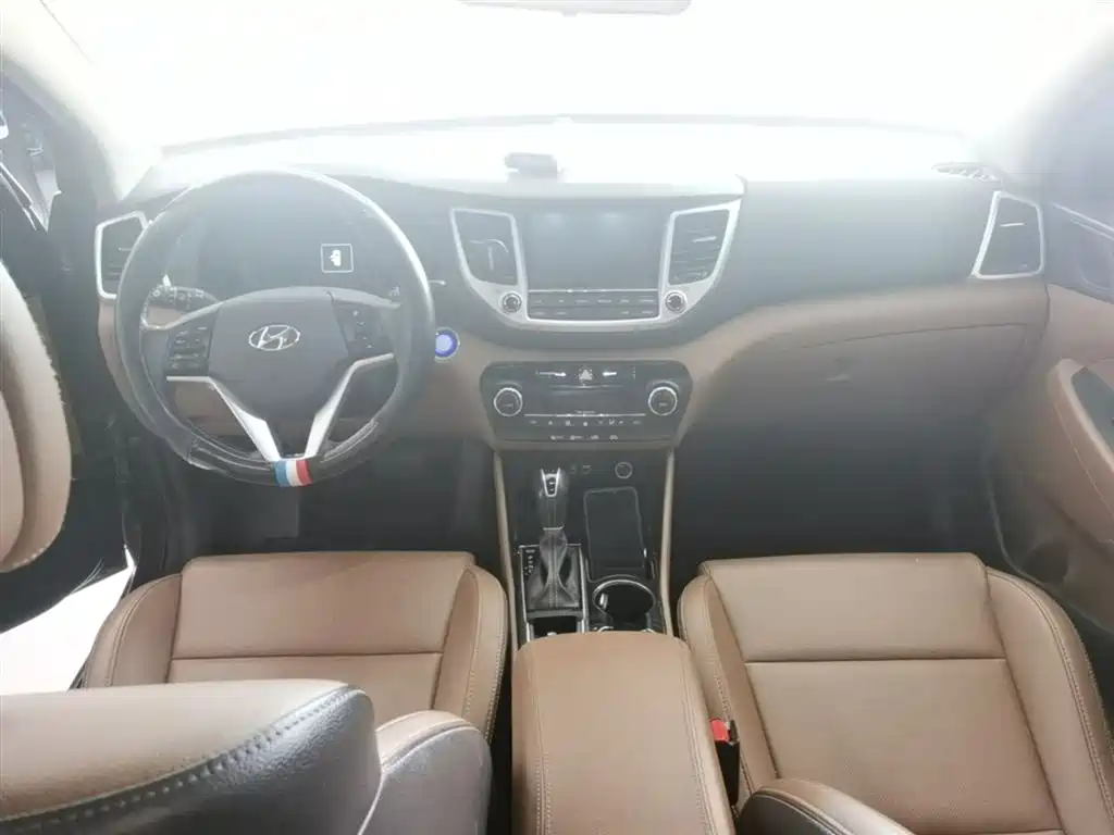 Hyundai Tucson 2015 1.6T Dual Clutch 2WD Smart фото 16
