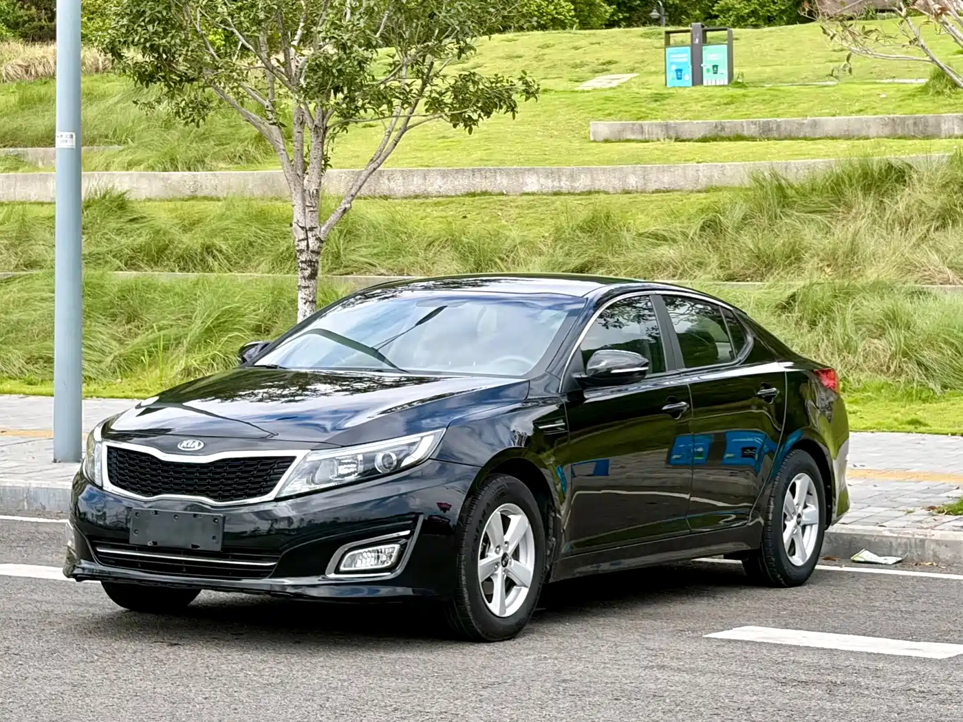 Photo 1 - Kia K5