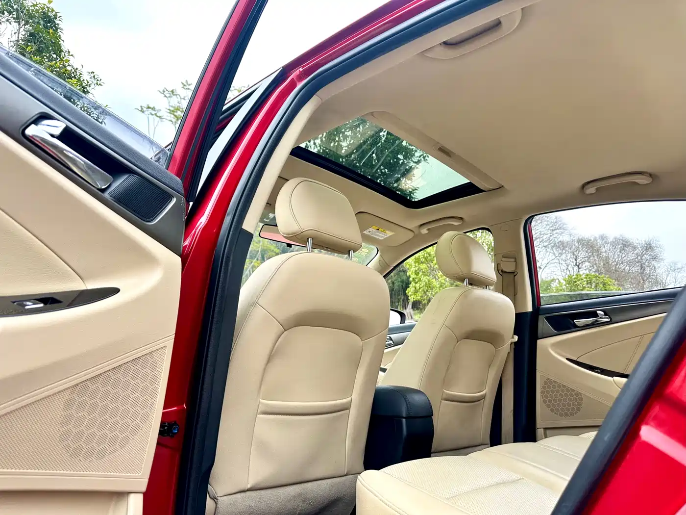 Фото 27 - Changan Eado