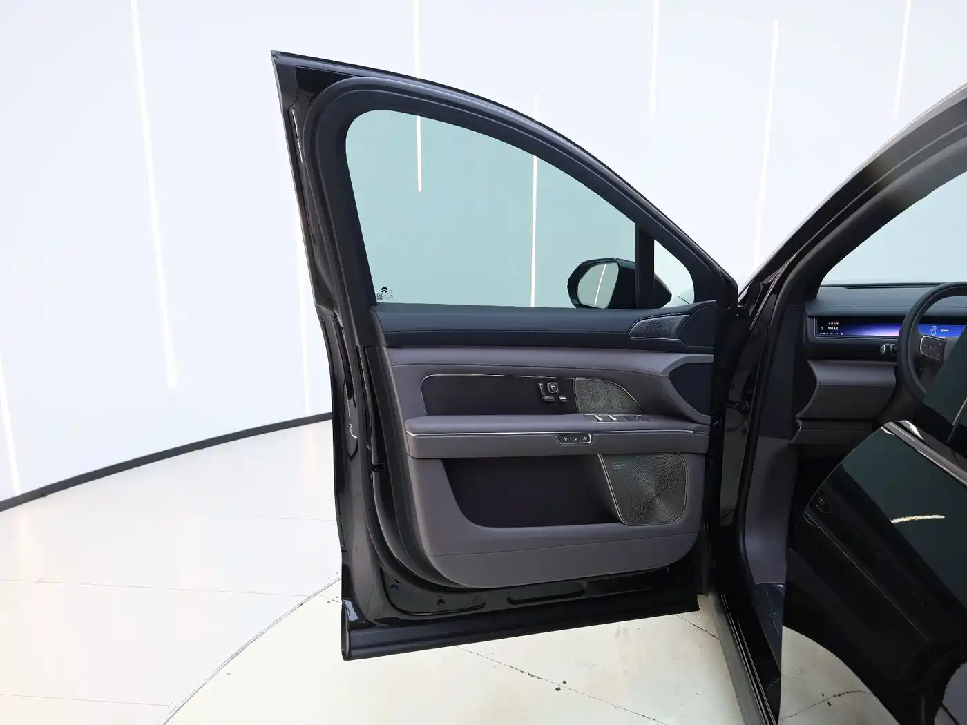 NIO ES8 2026 2025 Model 6-Seat Executive Luxury Edition