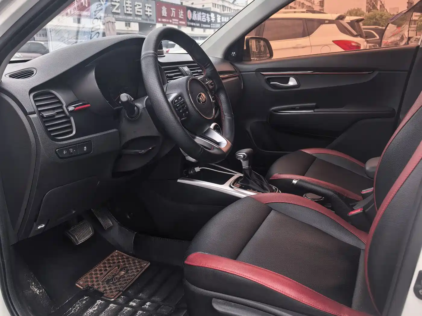 Kia KX CROSS 2017 1.4L AT GLS фото 8