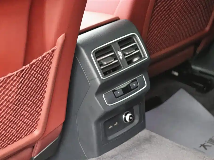 Audi Q5L 2023 45T Luxury Dynamic фото 21
