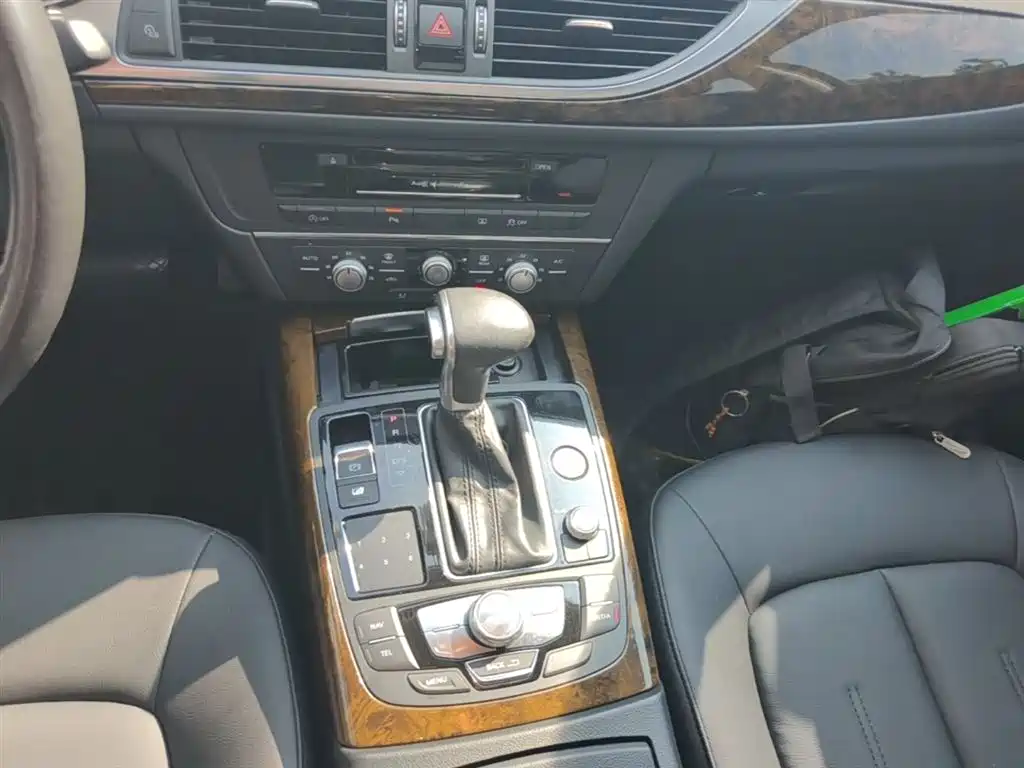 Audi A6L 2014 30 FSI Technology фото 14