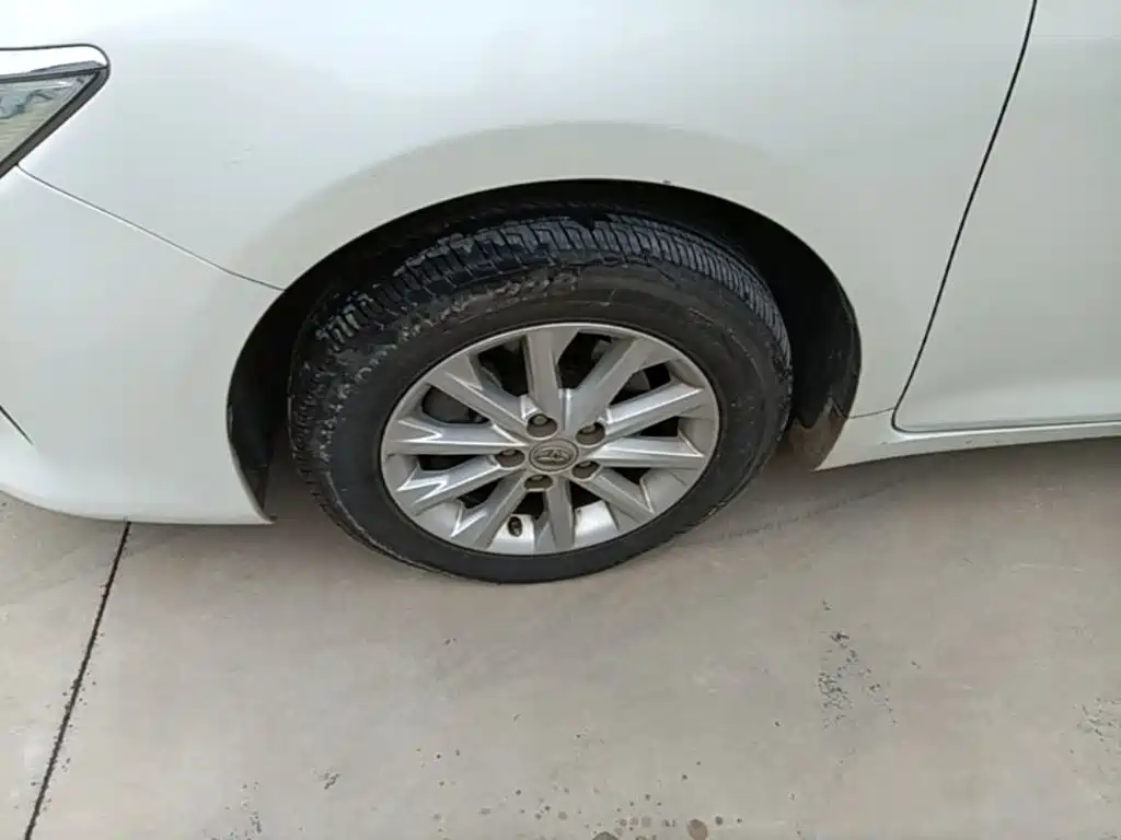 Фото 25 - Toyota Camry