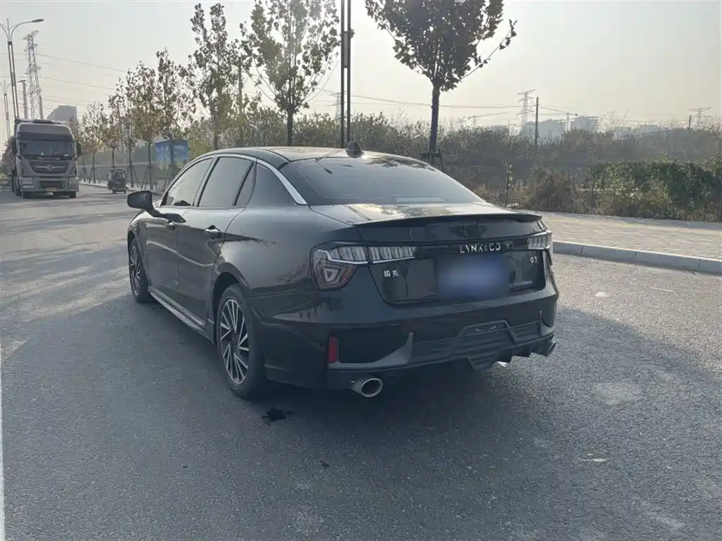Lynk & Co 03 2021 2.0TD Auto Jin Plus фото 6